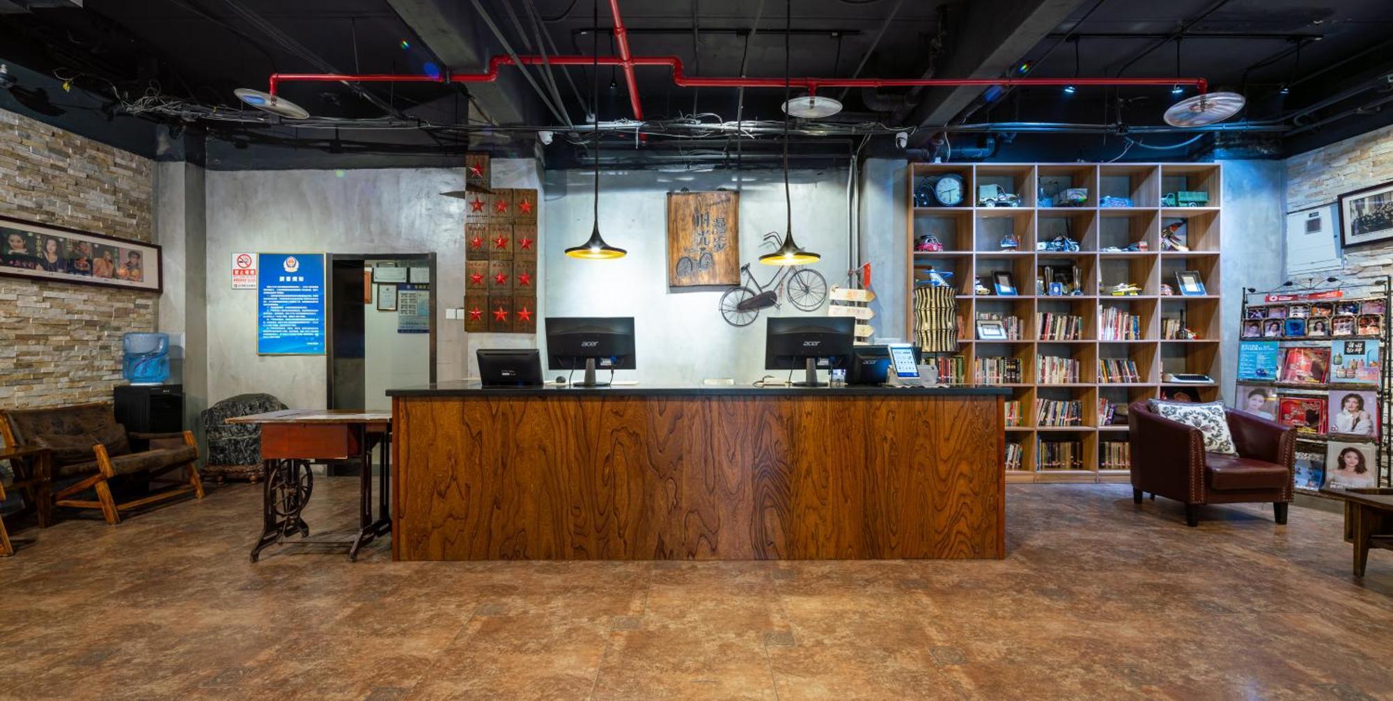 Nost Algia Hotel - Near Beijing Yonghe Lama Temple, Ghost Street, Beihai Park, Jingshan Park, Drum Tower, Houhai Bar Street, Tian'Anmen Square, Located In Beijing Traditional Hutongs, 5 Minutes Away From Subway, Free Laundry Serive Exterior foto