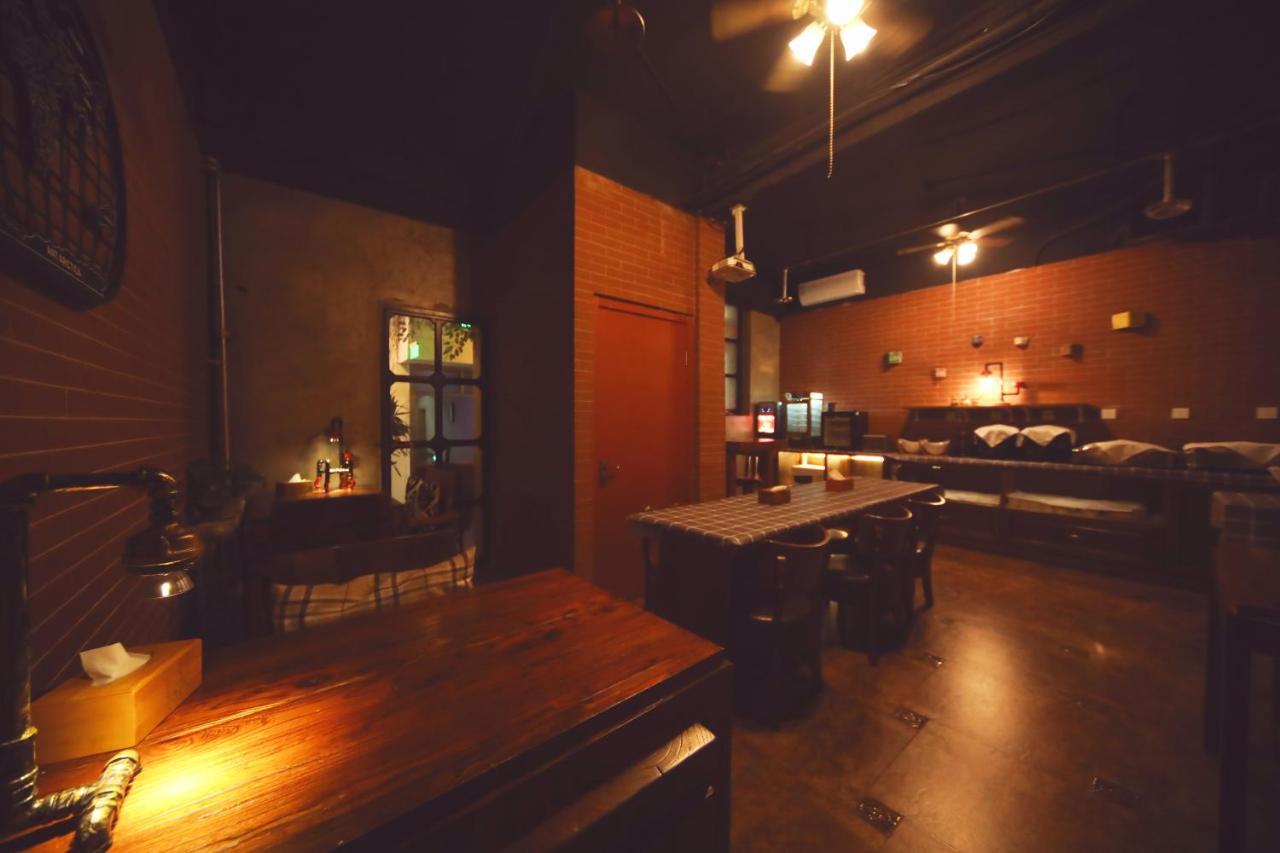 Nost Algia Hotel - Near Beijing Yonghe Lama Temple, Ghost Street, Beihai Park, Jingshan Park, Drum Tower, Houhai Bar Street, Tian'Anmen Square, Located In Beijing Traditional Hutongs, 5 Minutes Away From Subway, Free Laundry Serive Exterior foto