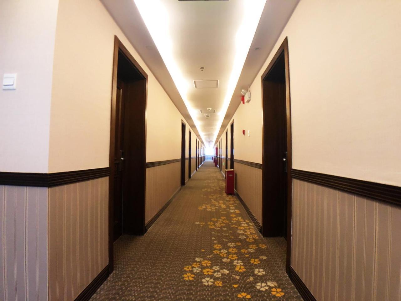 Nost Algia Hotel - Near Beijing Yonghe Lama Temple, Ghost Street, Beihai Park, Jingshan Park, Drum Tower, Houhai Bar Street, Tian'Anmen Square, Located In Beijing Traditional Hutongs, 5 Minutes Away From Subway, Free Laundry Serive Exterior foto